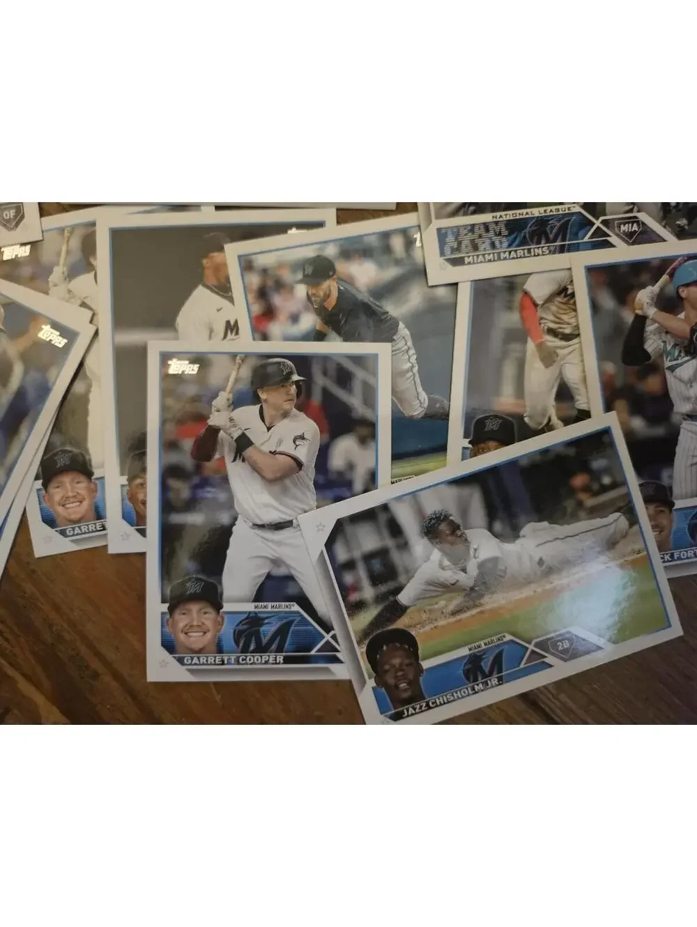2023 Topps baseball - Big lot of unsorted Marlins cards. Roughly 400-500 cards.
